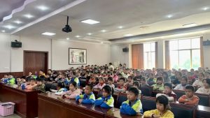 每个人都是文明小卫士——钱塘小学开展红领巾监督员培训会议